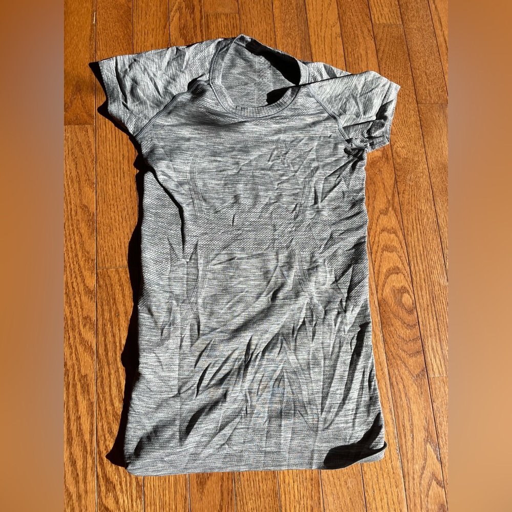 Lululemon Swiftly Tech Short Sleeve Crew Grey Size Small